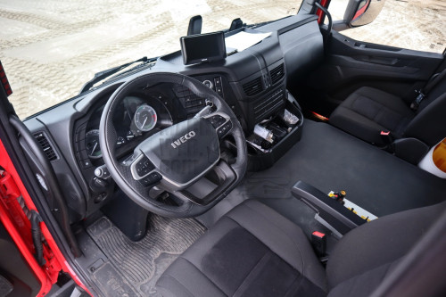 Iveco T-Way 510 10x4 -06 Cabineinterieur